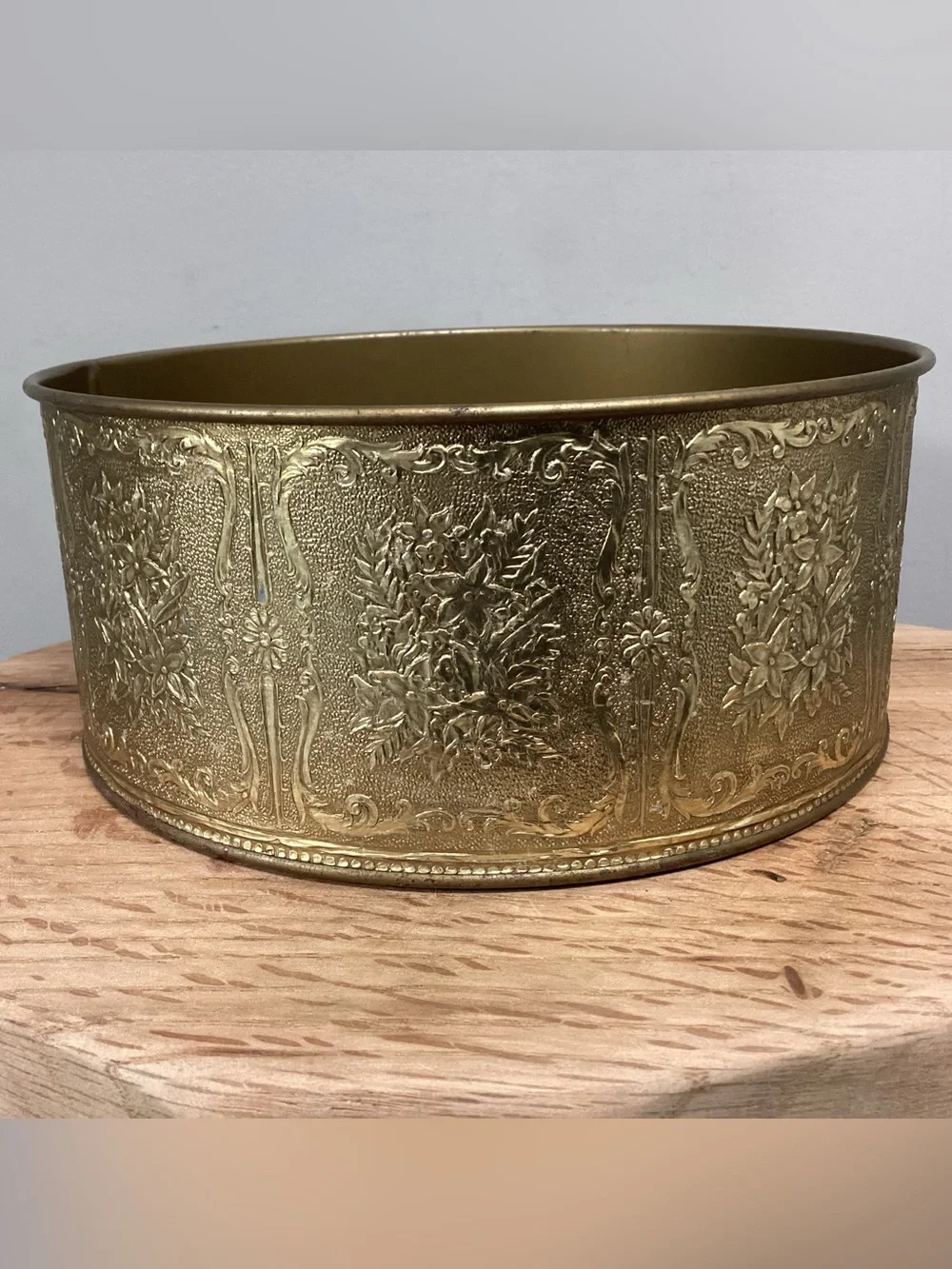 🟡 Vintage - Guildcraft New York - 1940s - 1950s Collectible - Unique - Metal
